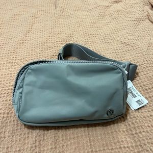 NWT Lululemon Everywhere Belt Bag- Silver